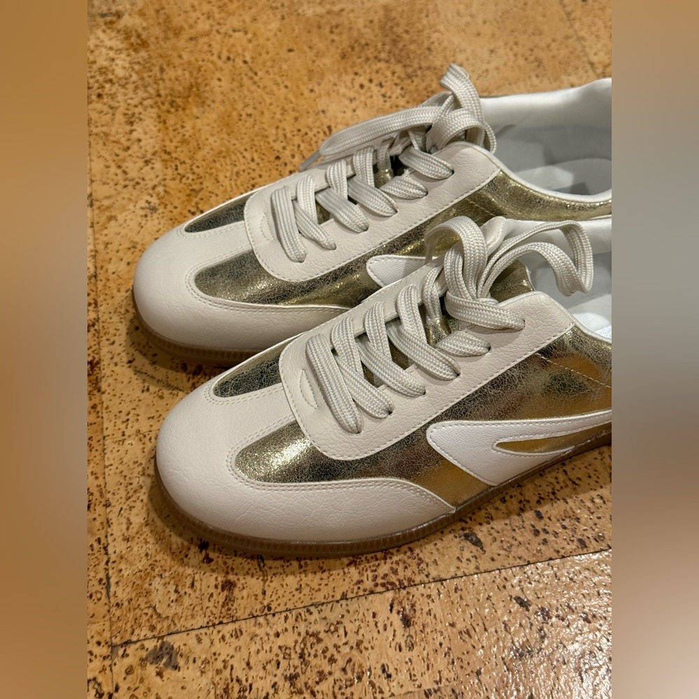 New DV by Dolce Vita Gold and White Sneakers Size Women’s 8 - Picture 5 of 16